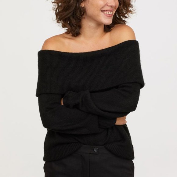 H&M Sweaters - H&M Sweater off the shoulder black knit crop Small